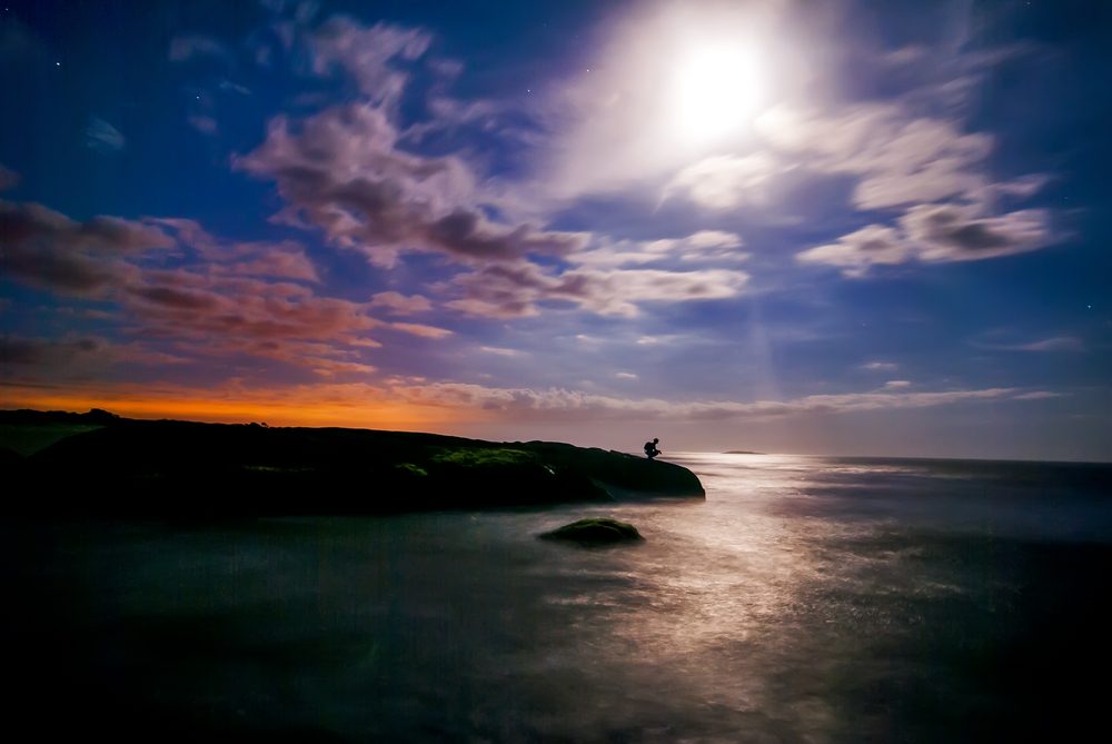 A região da Praia de Caraís à noite